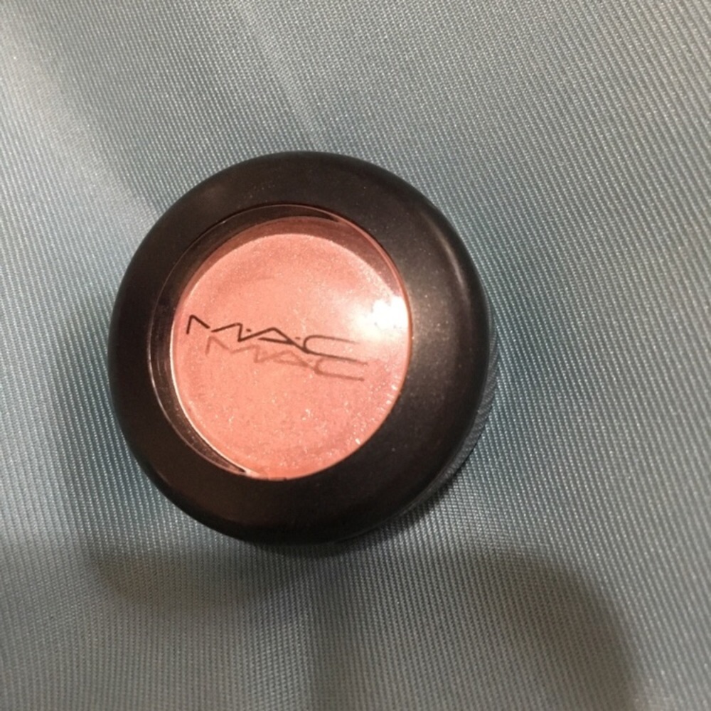 MAC Pink Venus and MAC Sushi Flower eyeshadow 🌸🌺
